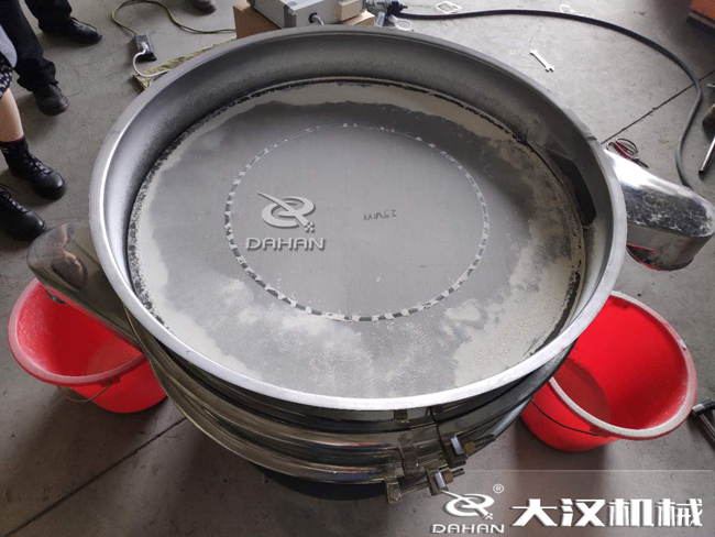 篩分過(guò)程中帶有水分的物料會(huì)影響篩分效果嗎？